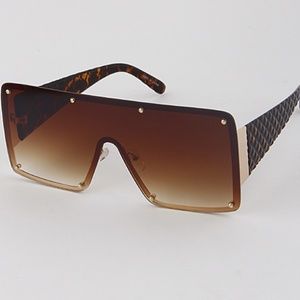 Brown tortoise print sunglasses